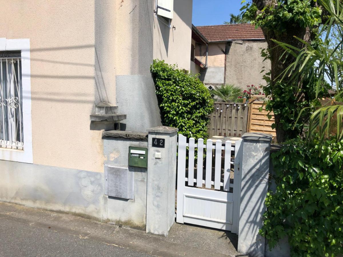 Petite Maison Avec Terrasse Jurançon Exteriér fotografie